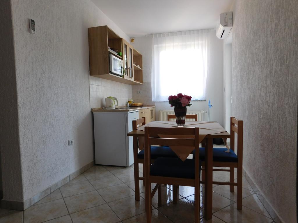 Apartments Lucija Пула Екстериор снимка